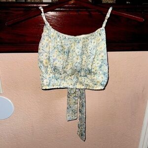 French Kiss Women’s Medium Hawaiian Tropical Floral Beach Tie Crop Top Blouse